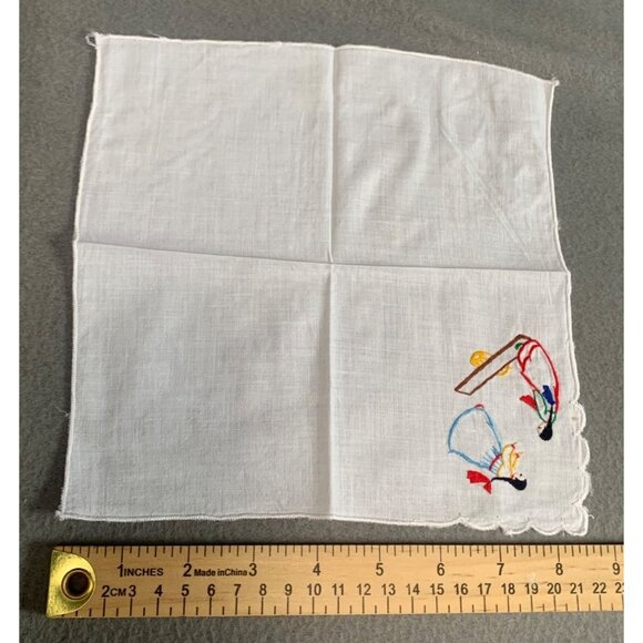 Vintage Handkerchief Lot - Elephant Duck Embroidered Designs - 7" to 10" - Picture 6 of 8